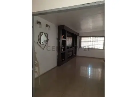 Venta de Casa en Fundación Mendoza Hermosa Casa en Maracay - 3/6