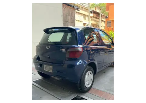 Toyota Yaris 2002 Sincrónico - 3/4