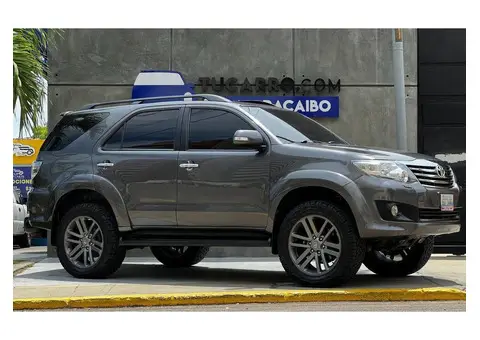 TOYOTA FORTUNER 2014 - 3/6