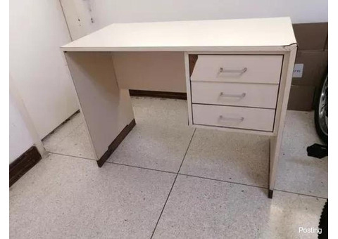 Mesa Usada De Escritorio 3 Gavetas Para Oficina - 2/3