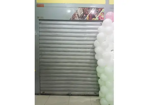 Se vende local comercial Gran Bazar - 3/4