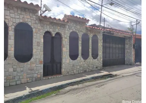 En venta hermosa Casa en el Castaño maracay - 2/4