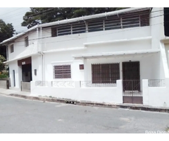 Acogedora Casa en Venta, en El Limón, Maracay