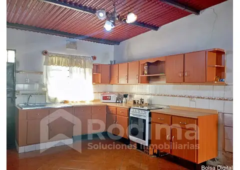 Casa de Oportunidad en Francisco de Miranda, Santa Rita - 1/3