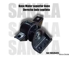 Base Motor superior Aveo Derecha RH 96535425