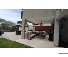 Casa remodelada en venta en Prados del Este